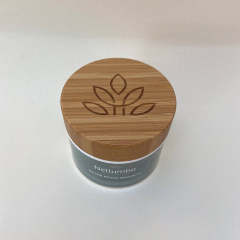 Dog Healing Balm For Skin Conditions by Nellumbo details of the top