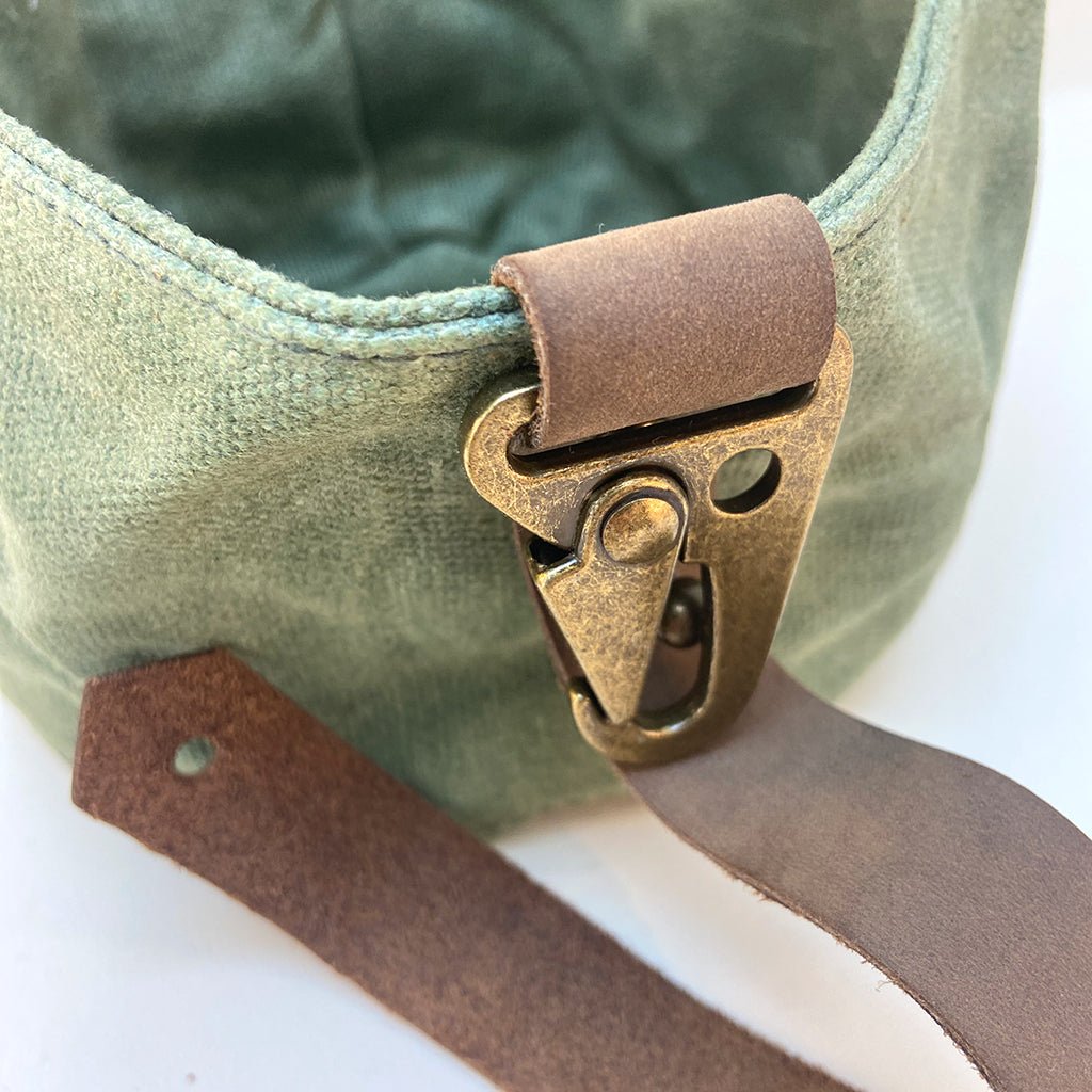 Foldable Dog Bowl. Made with recyclable canvas - Sparkly Tails