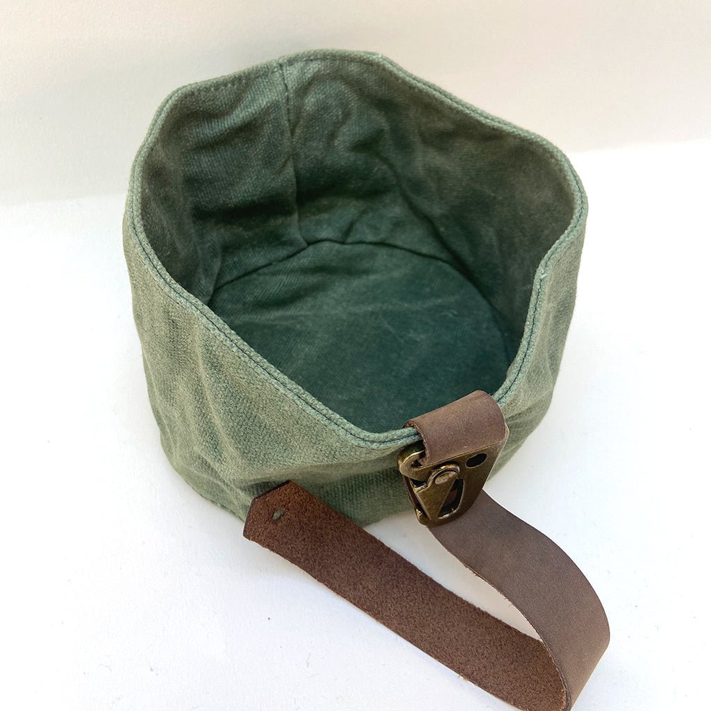 Foldable Dog Bowl. Made with recyclable canvas - Sparkly Tails