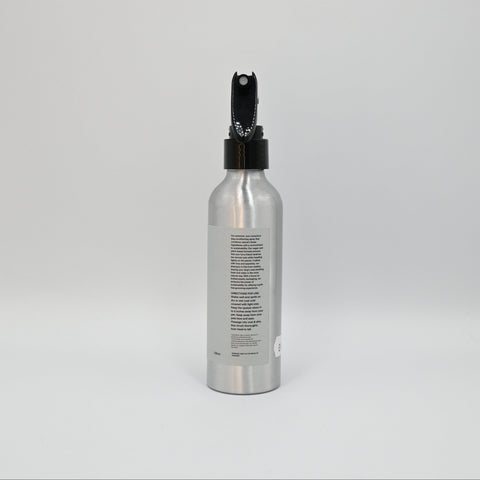 ‘Knot Again’ conditioning detangling spray