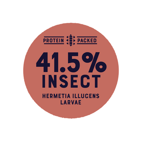 Circular label with text about protein content from insect larvae on a white background